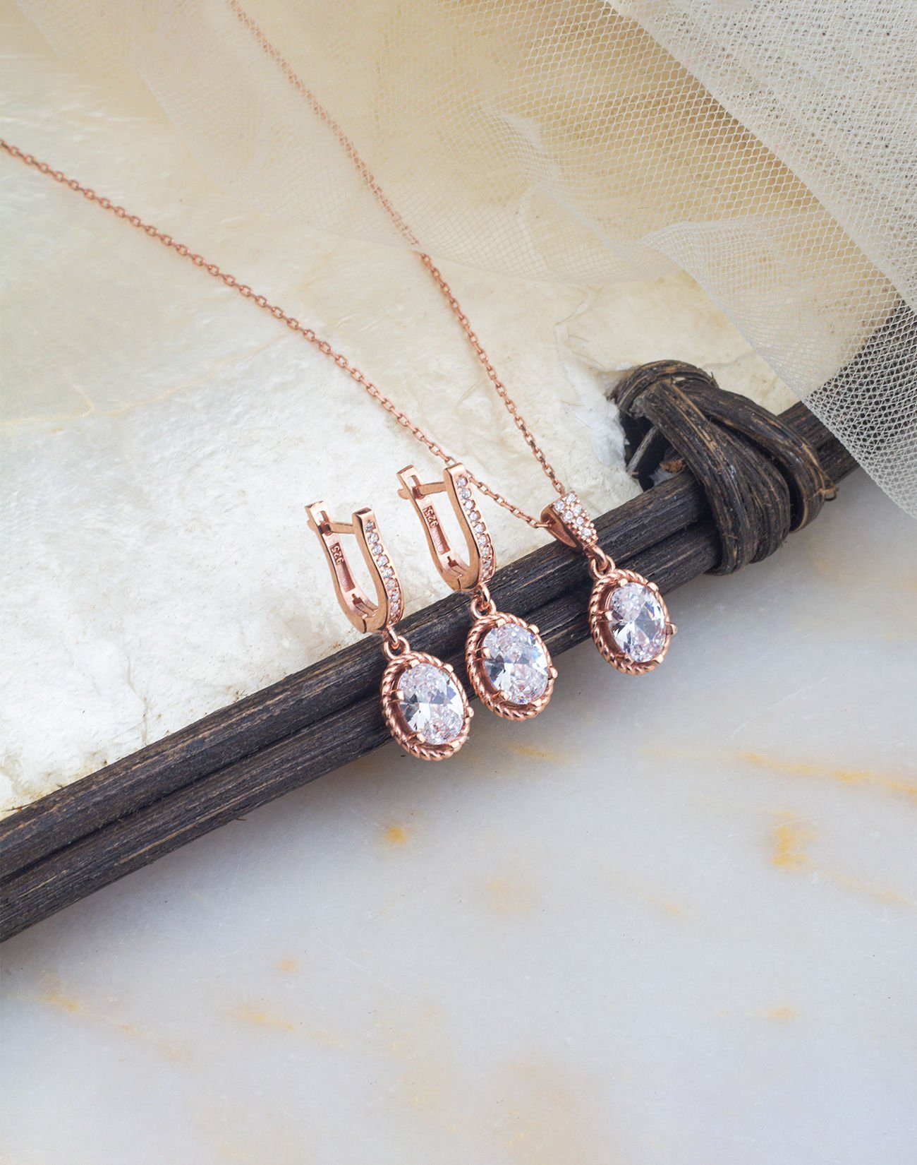 925 Ayar Zirkon Taşlı Zarif Oval Gümüş Kolye Küpe Kombin