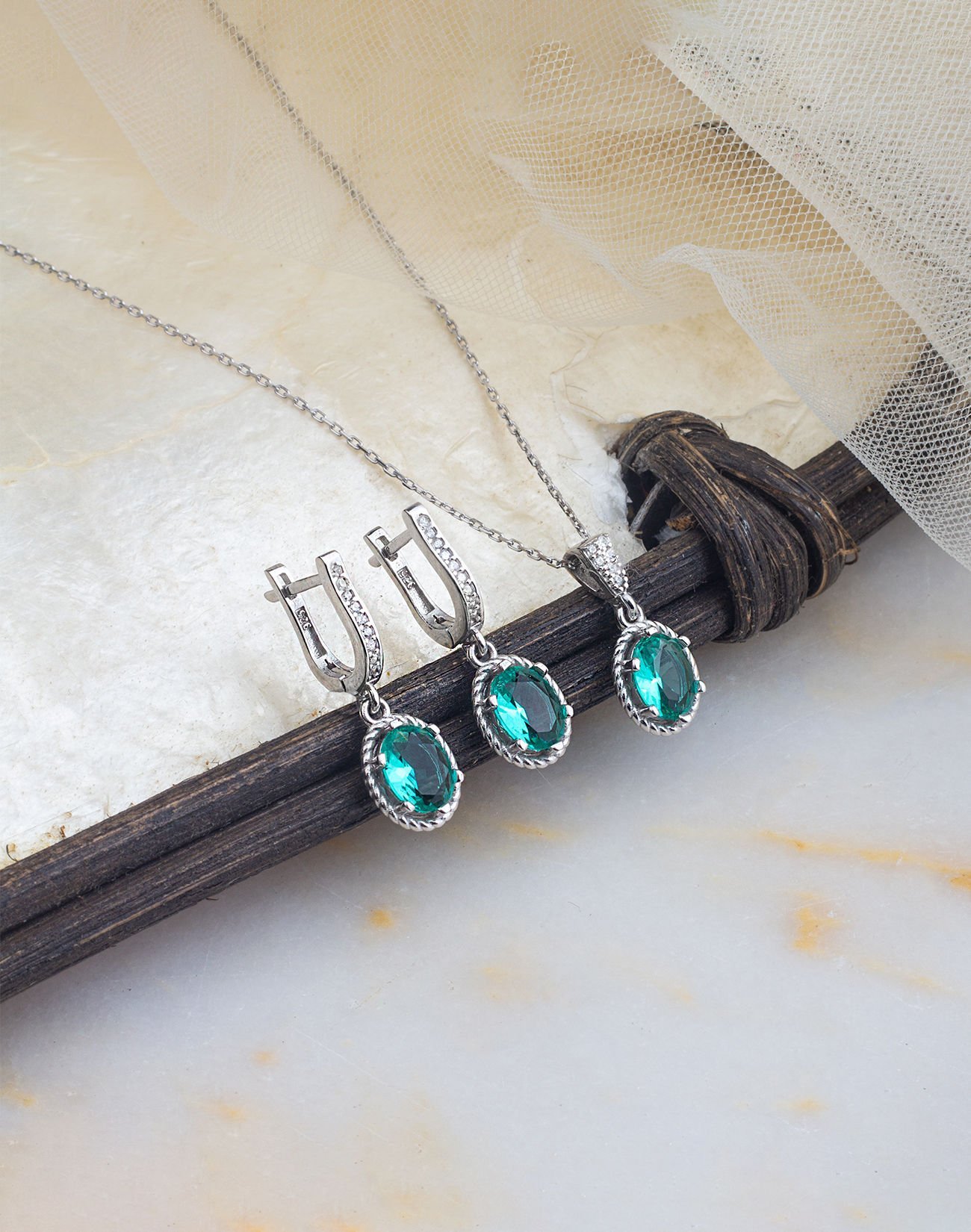 925 Ayar Zirkon Taşlı Zarif Oval Gümüş Kolye Küpe Kombin