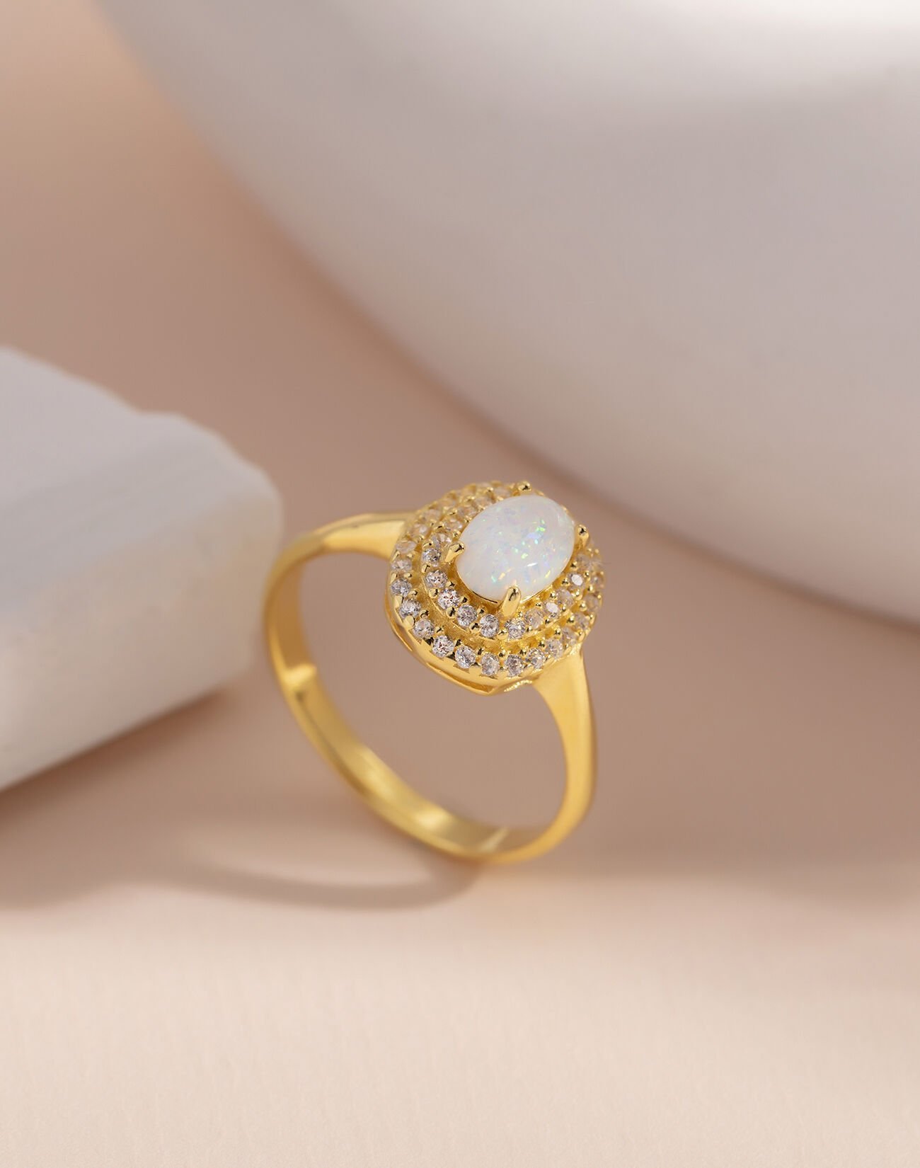 Çift Sıra Beyaz Opal Taşlı Gümüş Yüzük