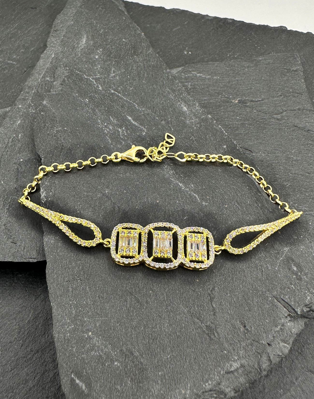 Trapez Taşlı Tria Baget Gümüş Kelepçe Bileklik