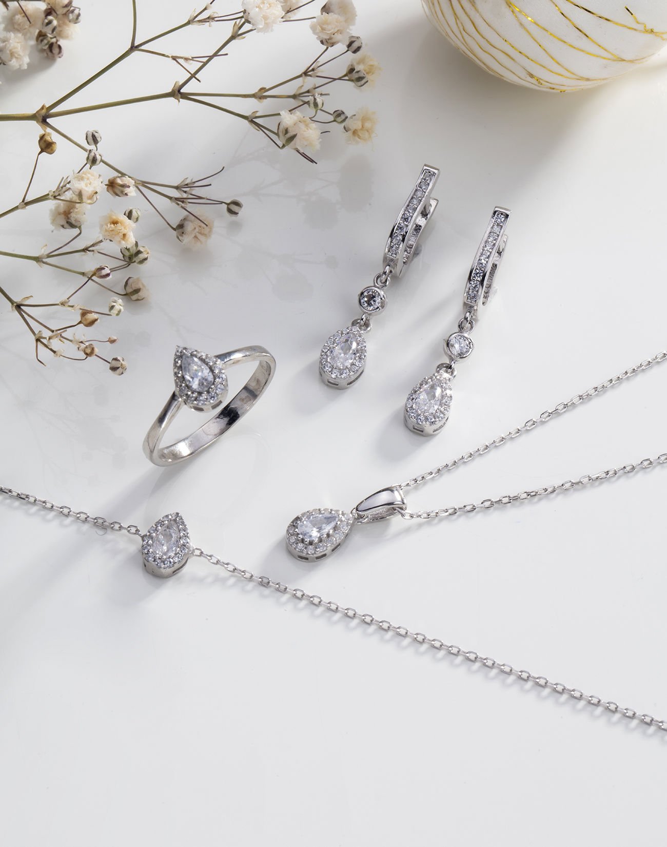 Pırlanta Modeli Damla Taşlı Takı Seti