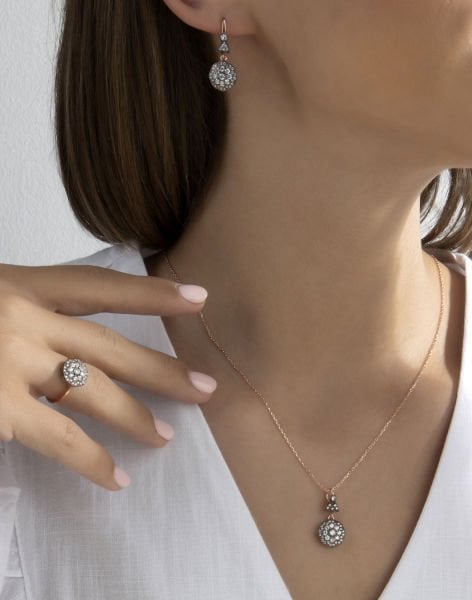 Elmas Montürü Gümüş Gül Modeli Takı Seti