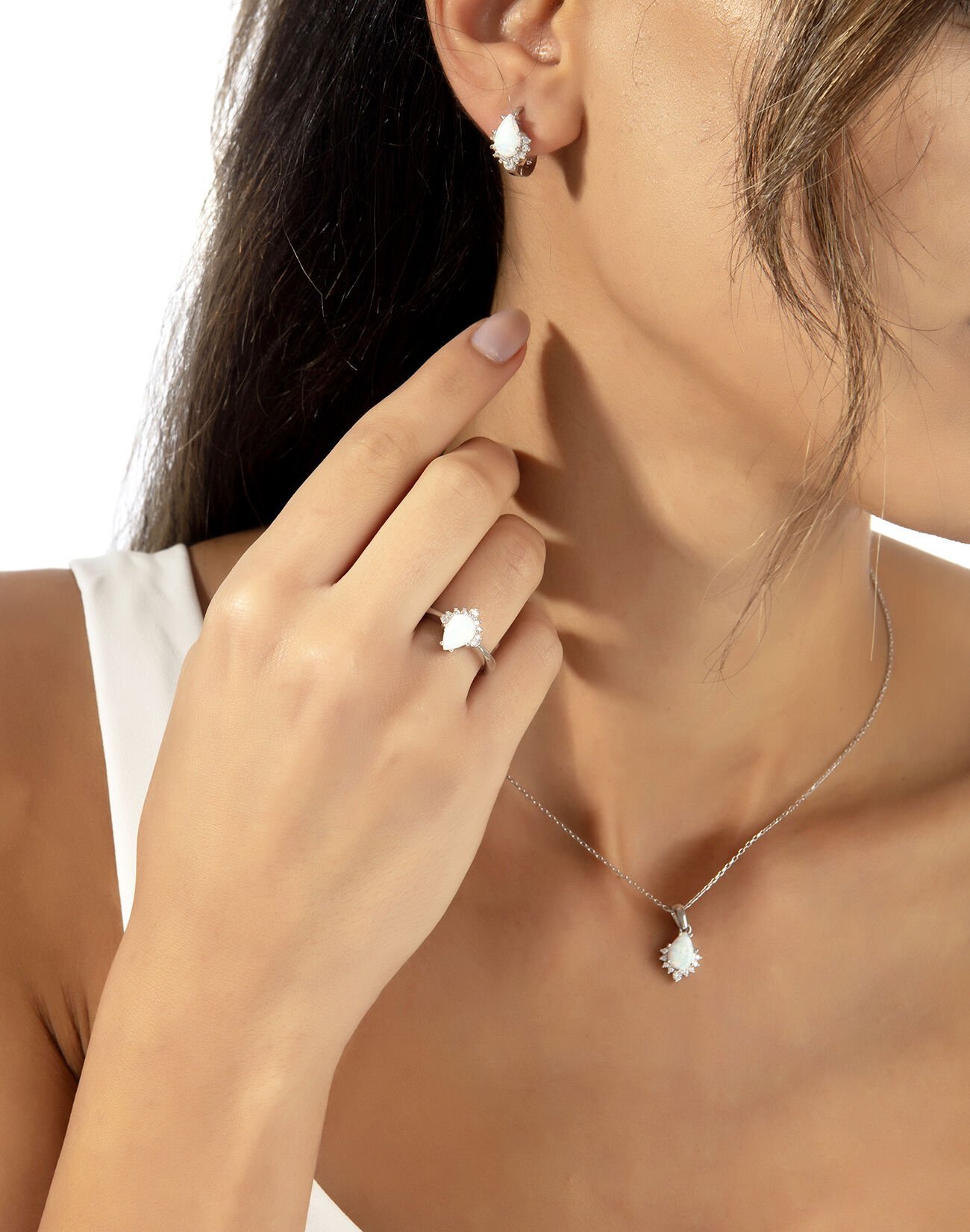 925 Ayar Beyaz Opal Taşlı Gümüş Takı seti