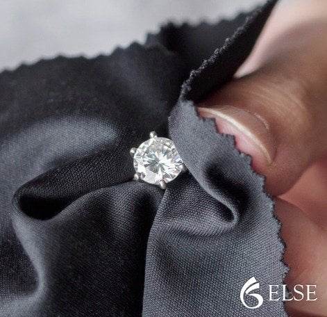 Gümüş Takılarınızı Nasıl İlk Günkü Gibi Parlak Tutarsınız?