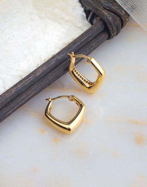 925 Ayar Üçgen Gümüş Küpe