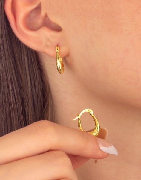 925 Ayar Oval Motifli Gümüş Küpe