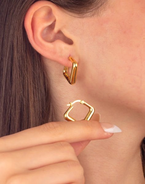 925 Ayar Üçgen Bombeli Gümüş Küpe