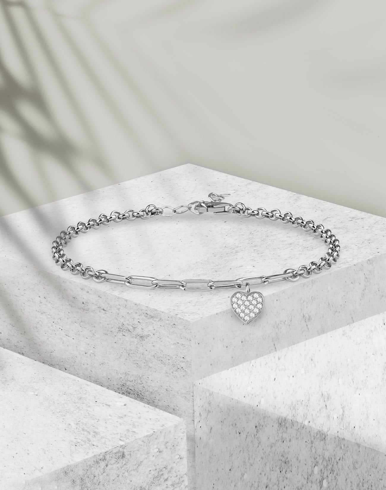 Kalp Sallantılı Gümüş Bileklik Rodyum Kaplama