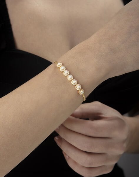 Beyaz Opal Sıra Taşlı Asansörlü Gümüş Bileklik