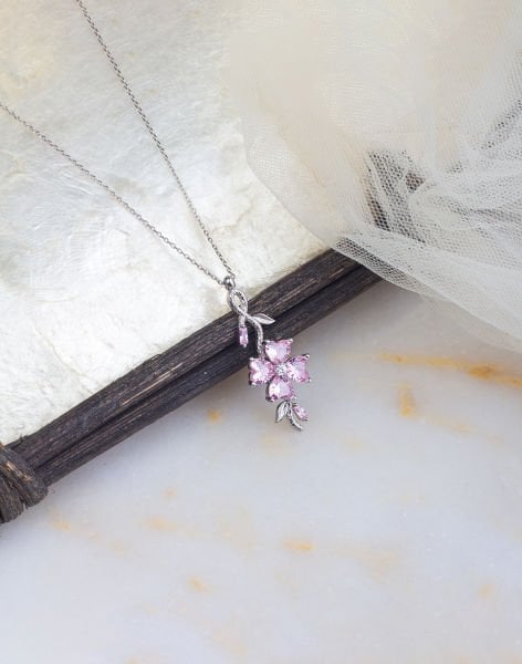 925 Ayar Gümüş Pembe Taşlı Dönen Yonca Kolye