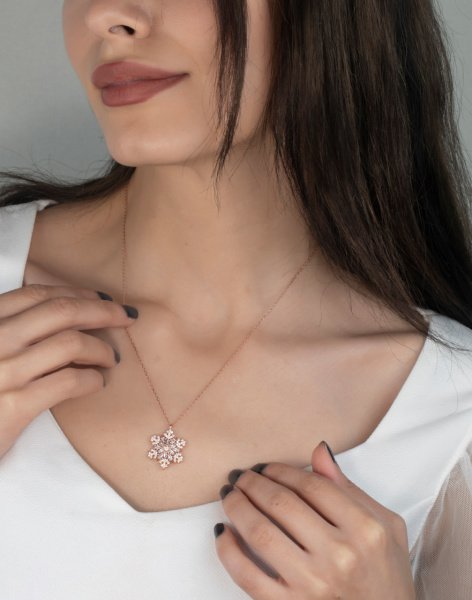 925 Ayar Gümüş Baget Taşlı Kar Tanesi Kolye Rose Kaplama