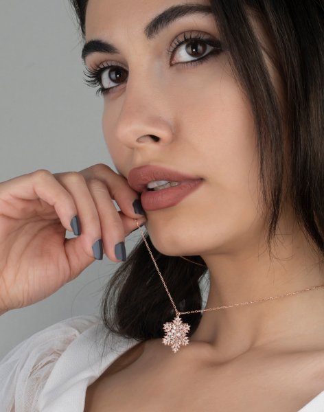 925 Ayar Gümüş Baget Taşlı Kar Tanesi Kolye Rose Kaplama