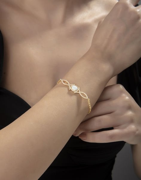 Beyaz Opal Taşlı Sonsuz Işıltı Modeli Gümüş Bileklik