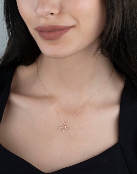 Tek Taşlı Gümüş Lotus Çiçeği Kolye