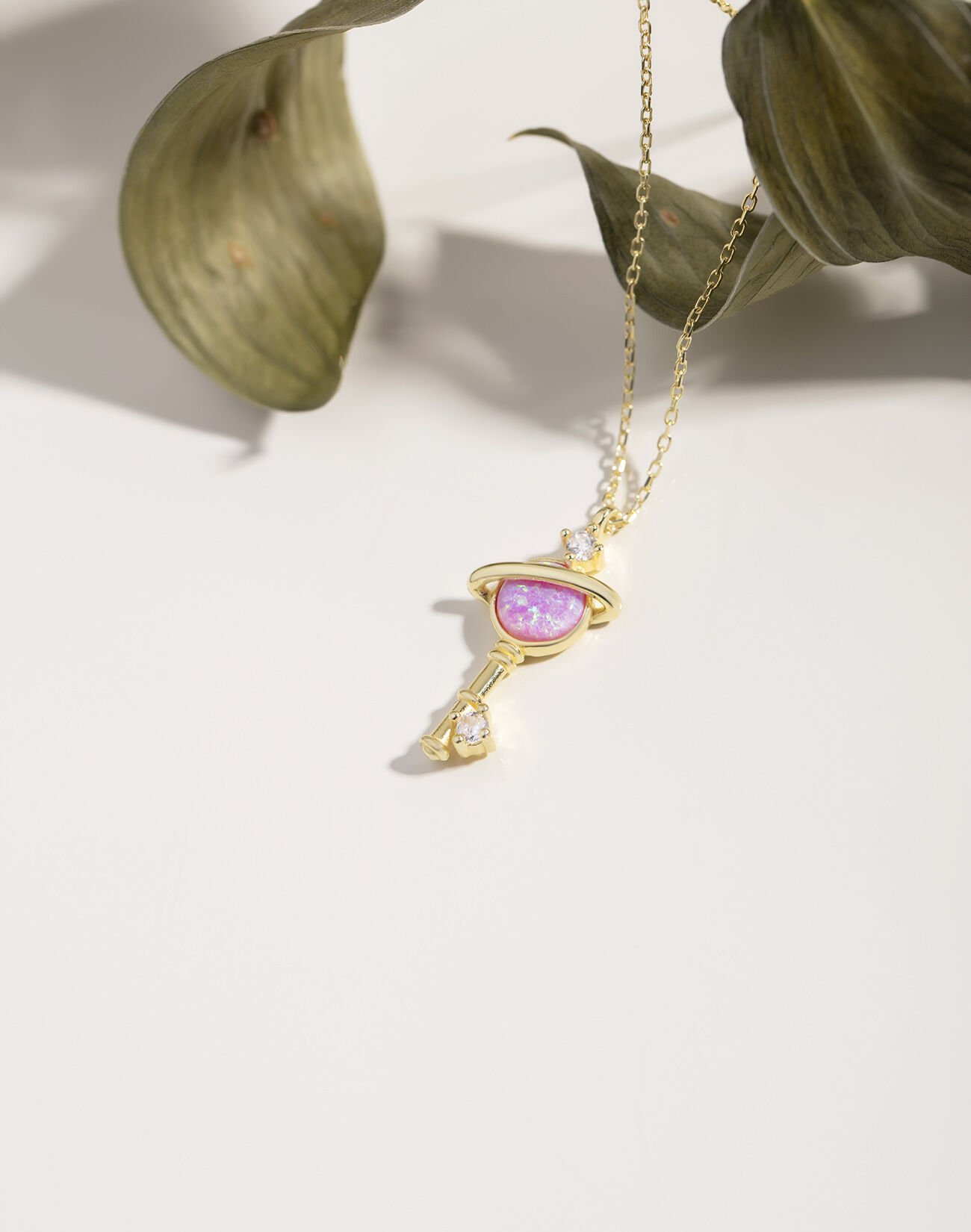 Opal Taşlı Gümüş Anahtar Kolye