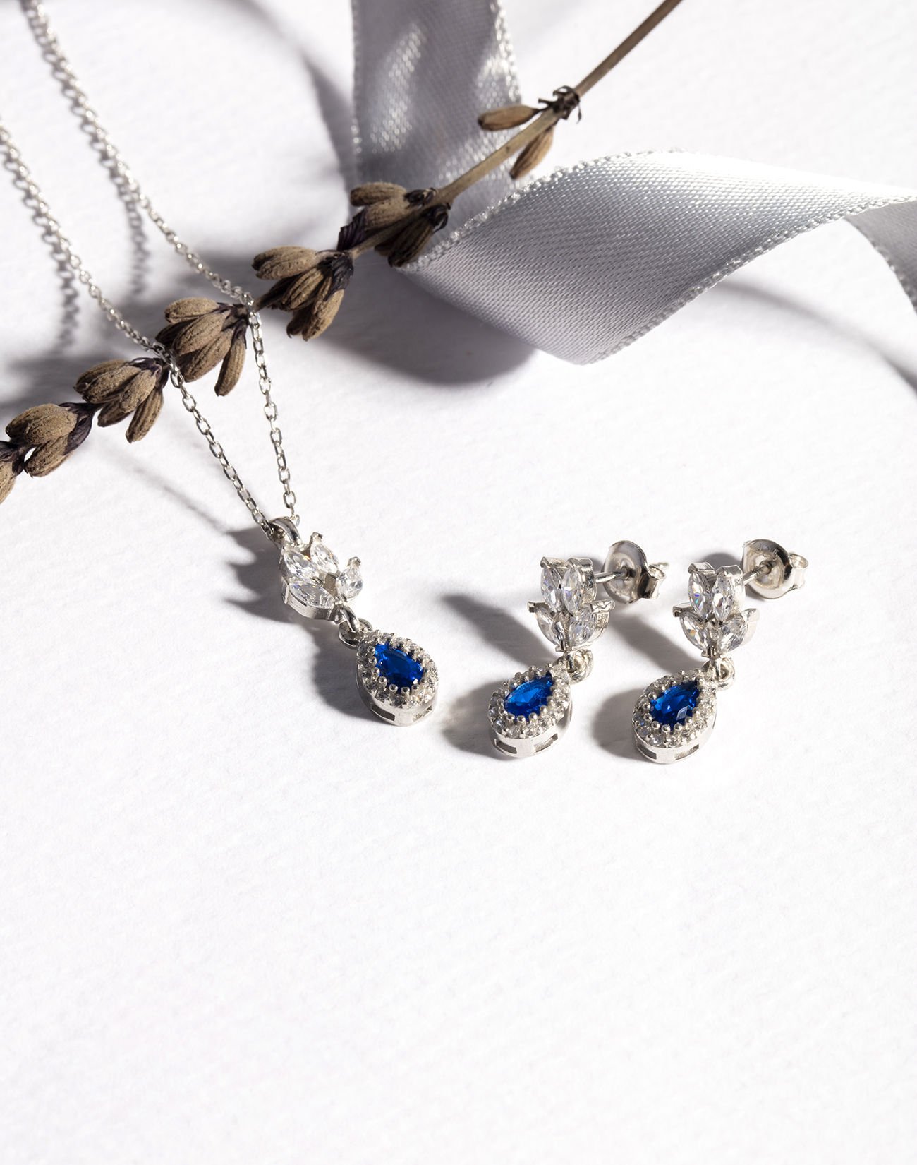 Markiz Pırlanta Modeli Damla Taş Sallantılı Takı Seti MAVİ