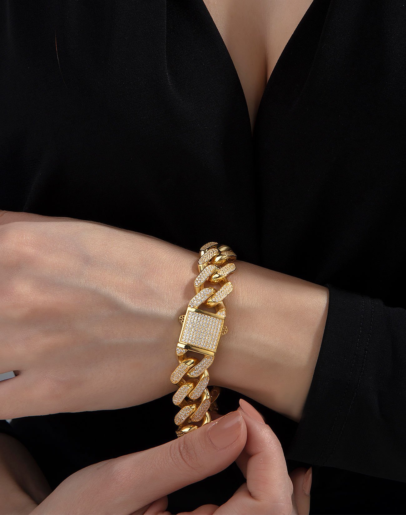 Komple Taşlı Kutu Kilitli Gurmet Bileklik