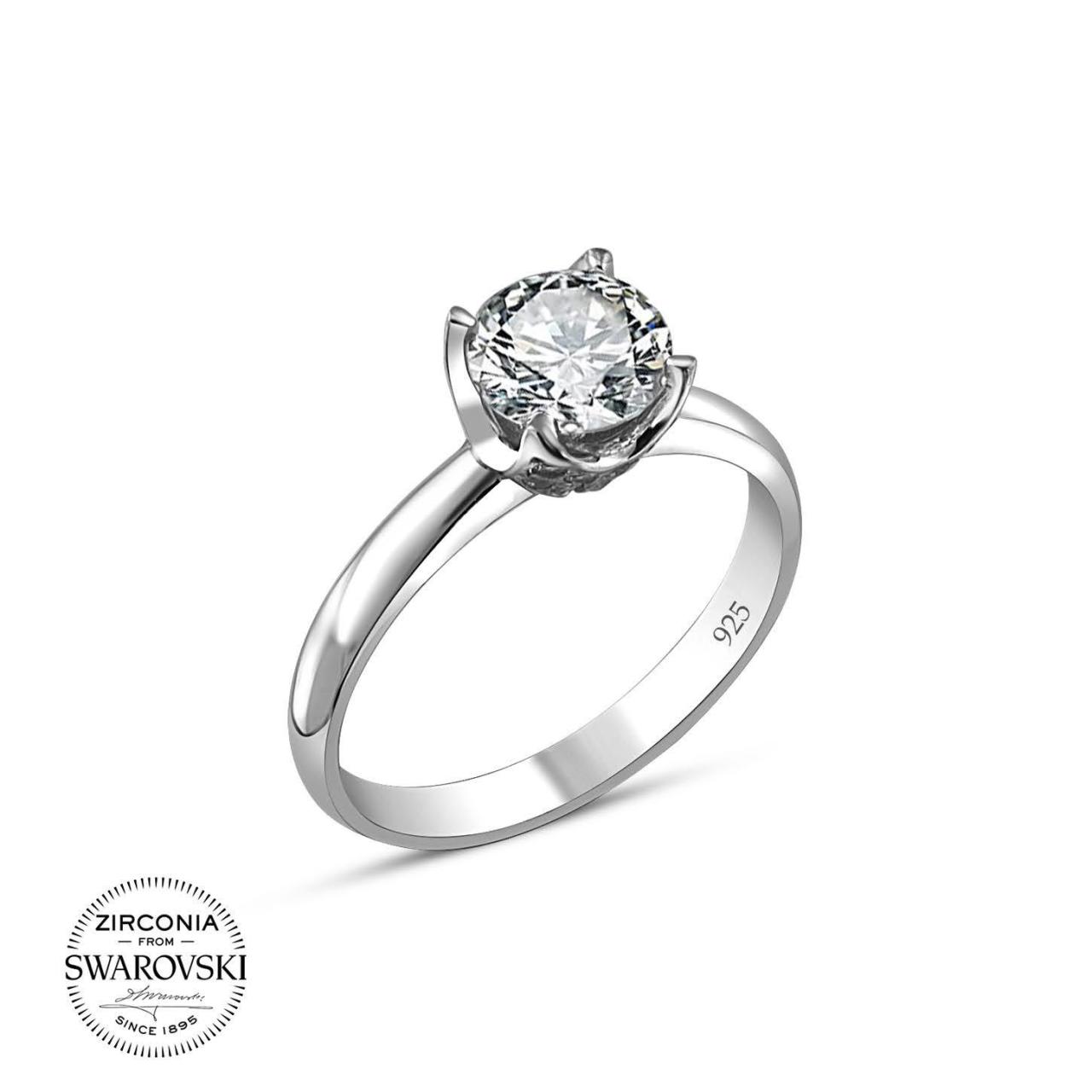 Swarovski Tek Taşlı Dört Tırnaklı Gümüş Yüzük