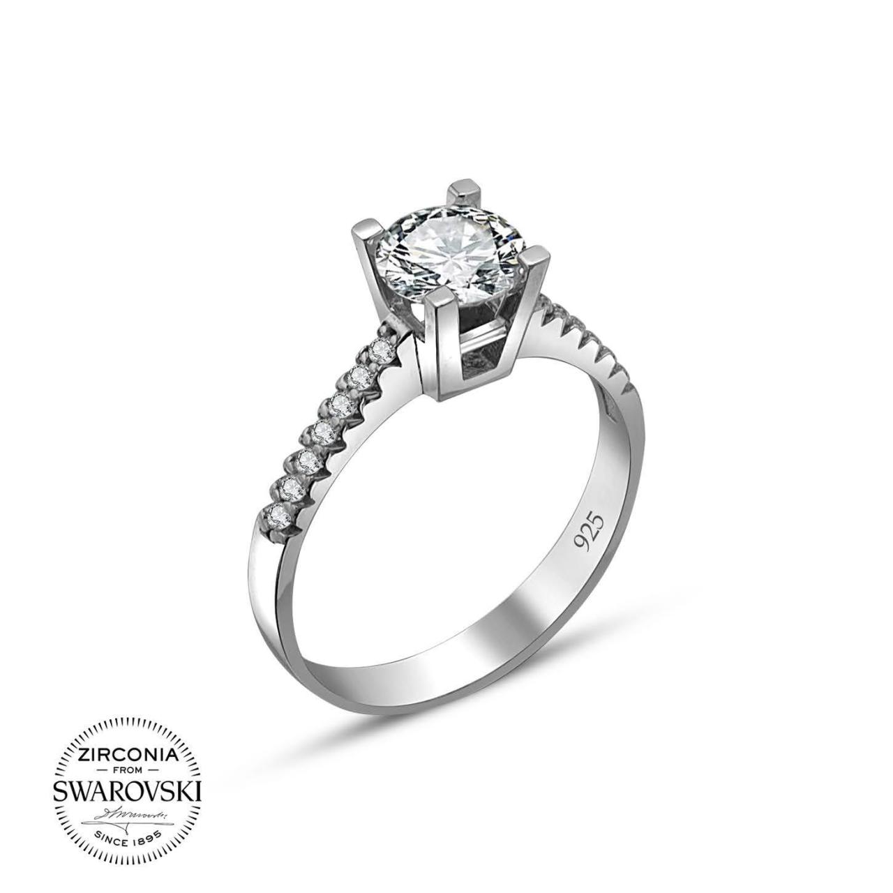 Swarovski Dört Tırnaklı Taşlı Gümüş Yüzük