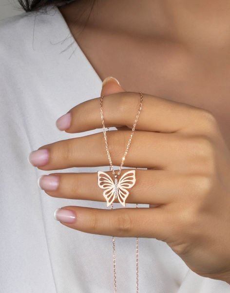 Parlak Gümüş Kelebek Kolye