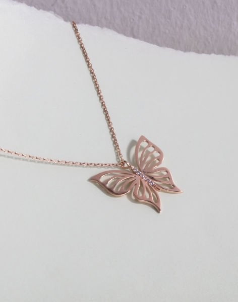 Parlak Gümüş Kelebek Kolye