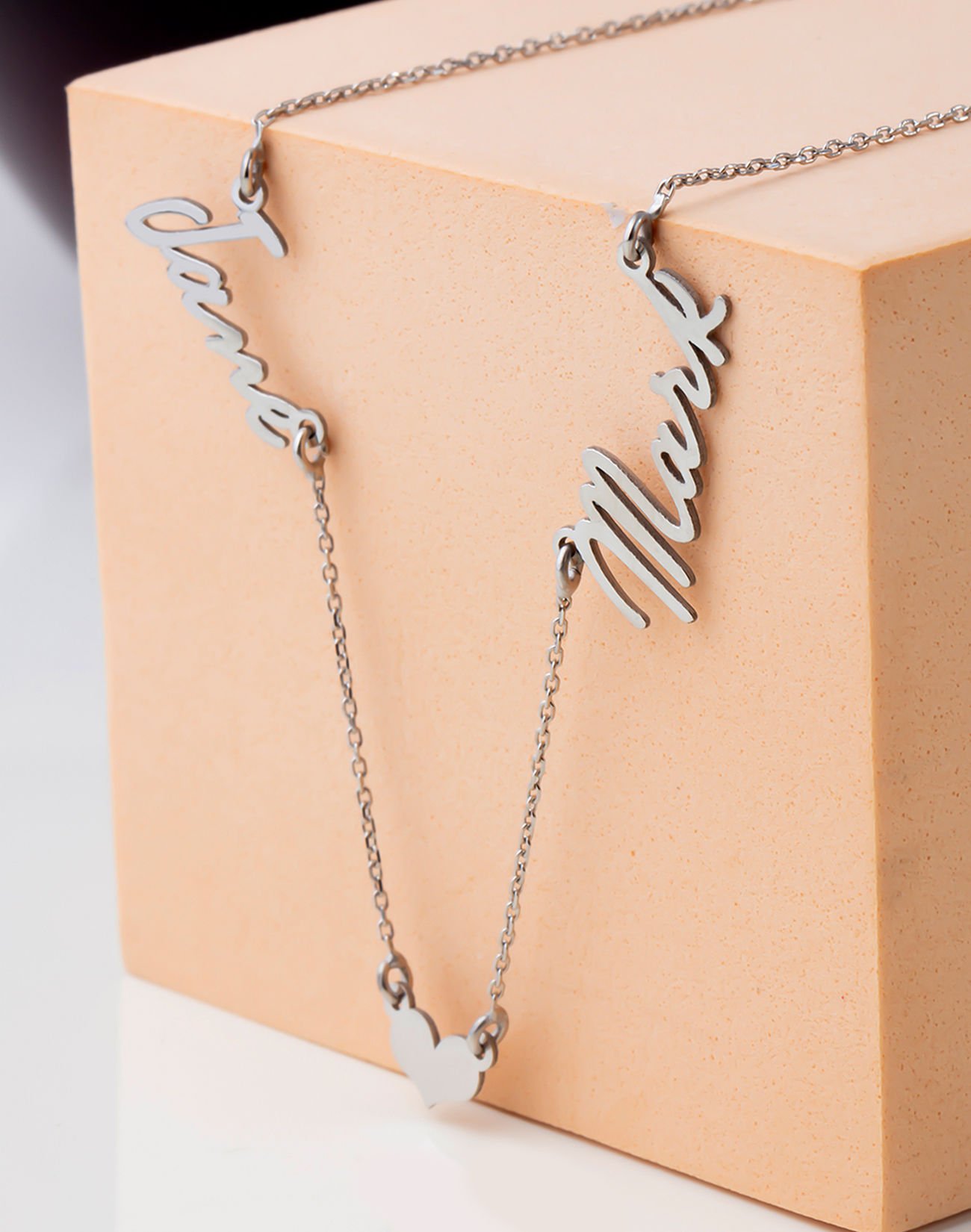 Kişiye Özel İki İsimli Kalpli Gümüş Kolye