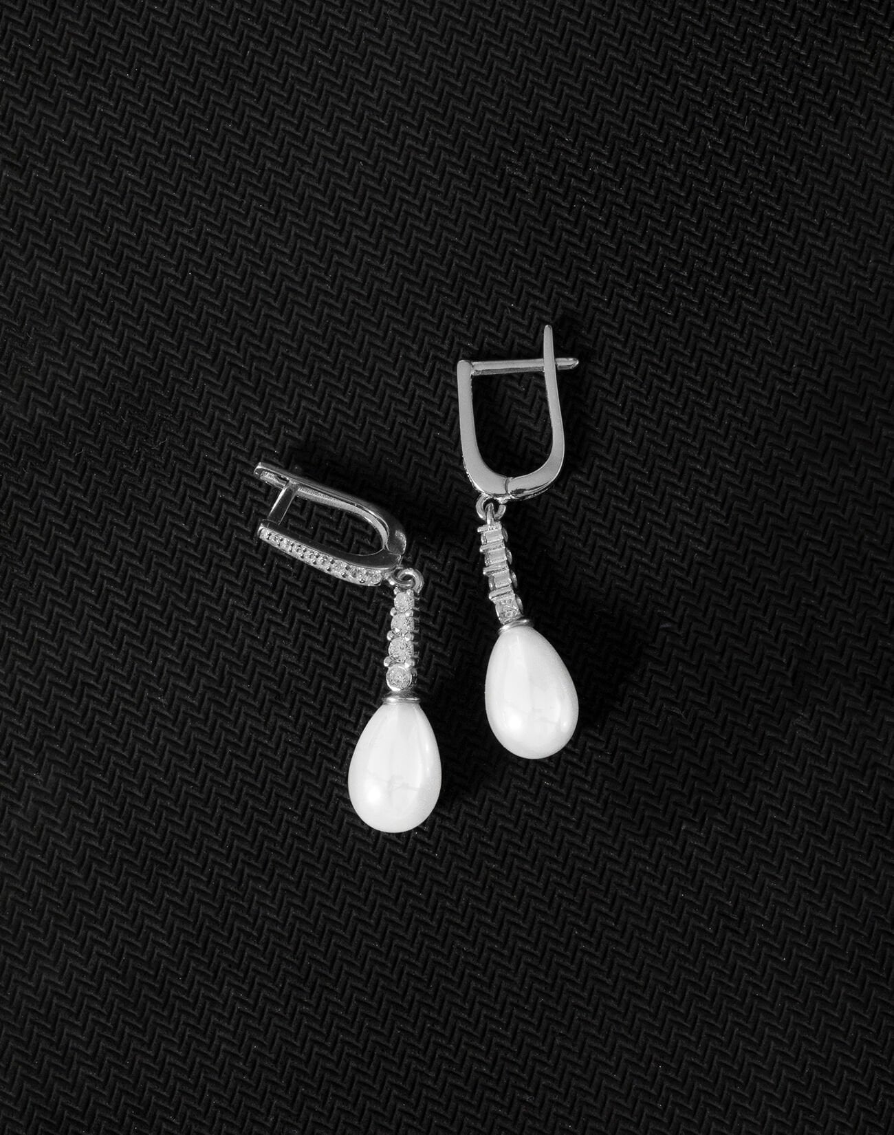 925 Ayar Gümüş Sıra Taşlı Damla İnci Küpe Rodyum Kaplama