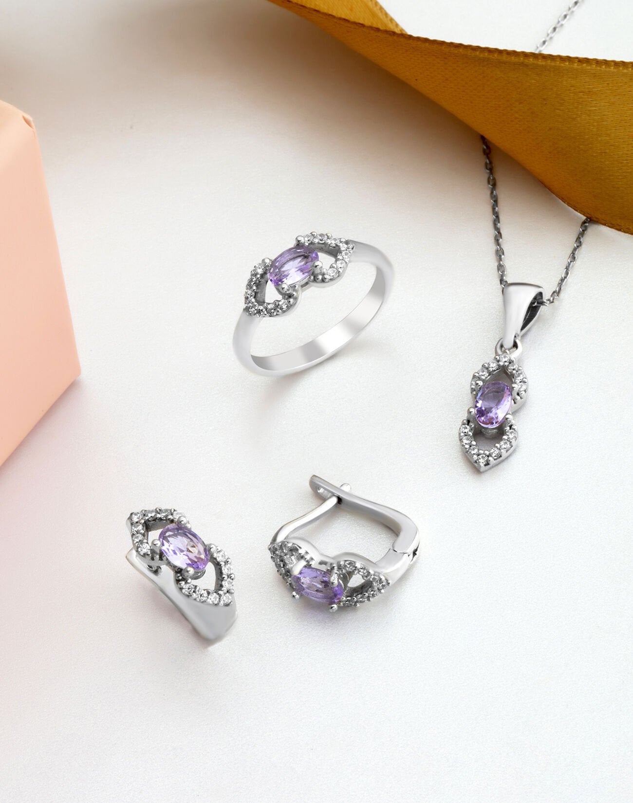 Oval Taşlı Zarif Pırlanta Modeli Gümüş Takı Seti