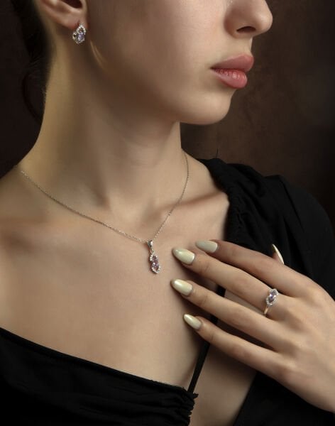 Oval Taşlı Zarif Pırlanta Modeli Gümüş Takı Seti