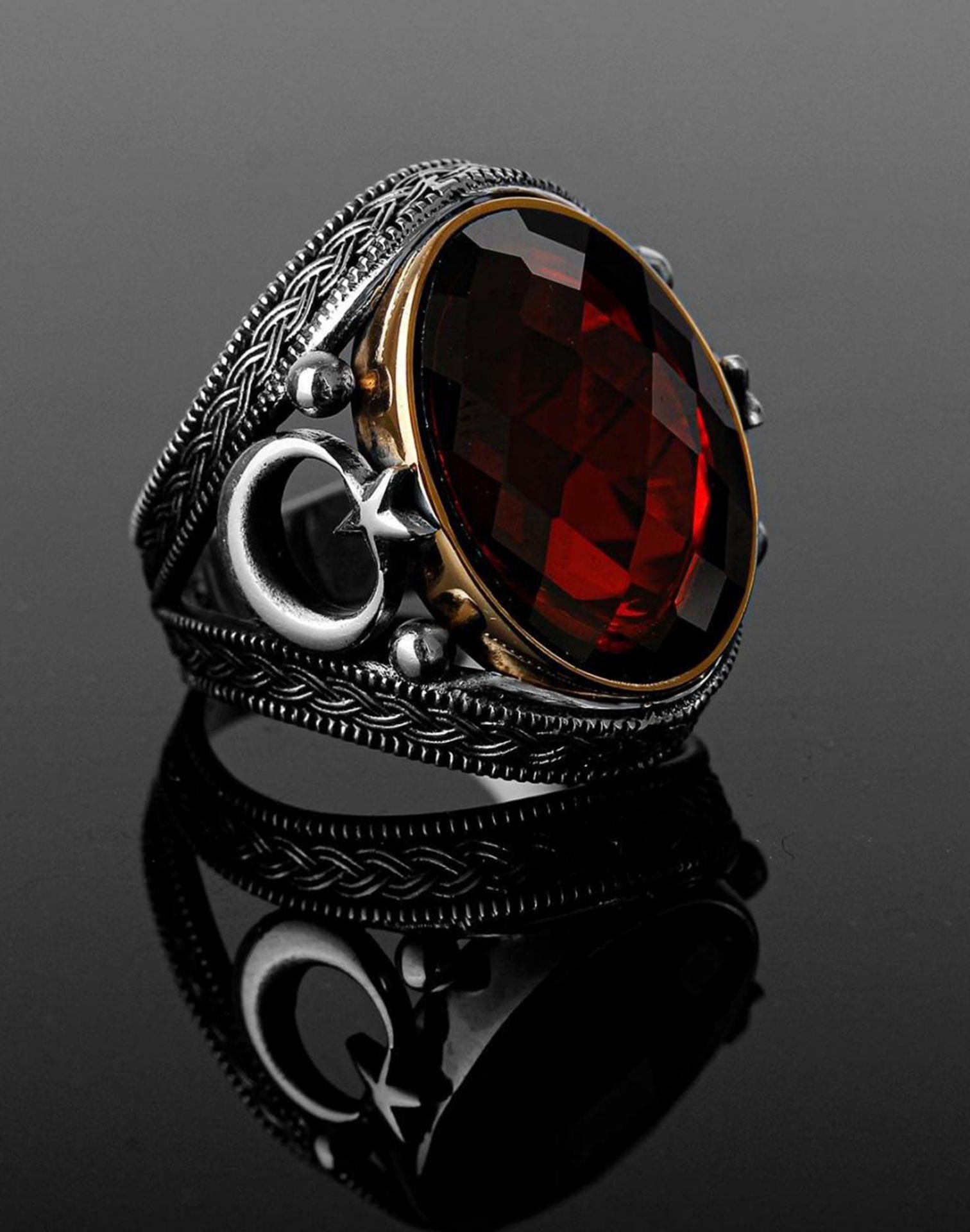 925 Ayar Ay Yıldız Desenli Kırmızı Taşlı Gümüş Erkek Yüzüğü