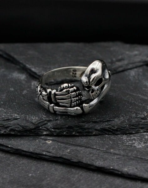 Sarılan İskelet Gümüş Erkek Yüzüğü