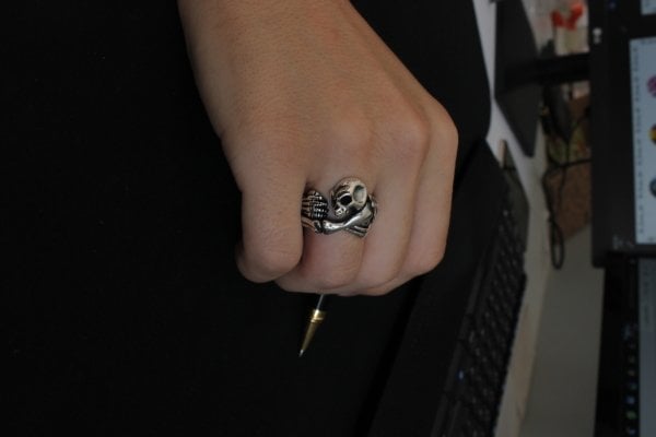 Sarılan İskelet Gümüş Erkek Yüzüğü