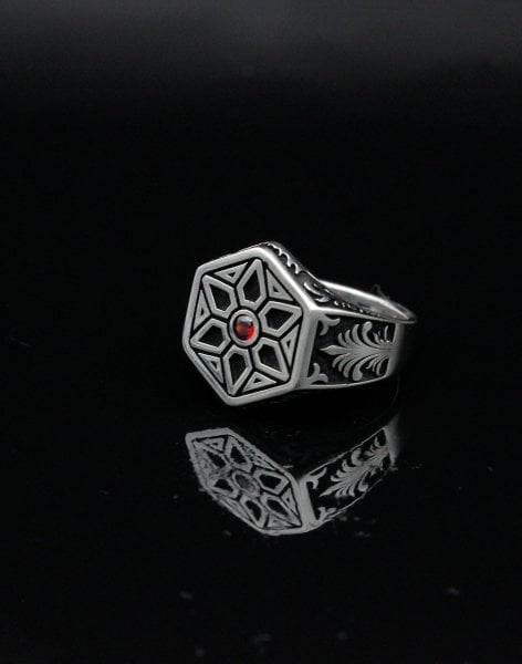 Kırmızı Taşlı Gümüş Erkek Yüzüğü