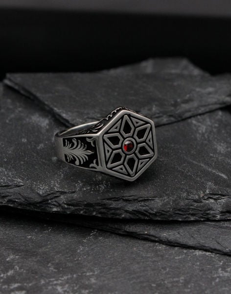 Kırmızı Taşlı Gümüş Erkek Yüzüğü