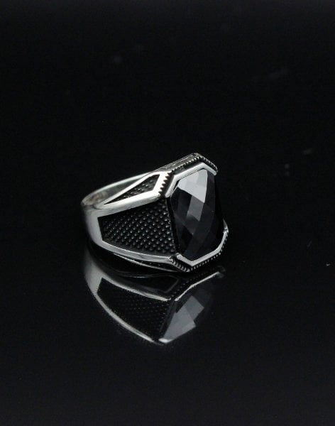 Elegance Tasarım Siyah Taşlı Gümüş Erkek Yüzüğü