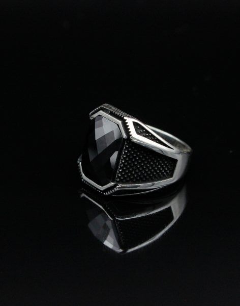 Elegance Tasarım Siyah Taşlı Gümüş Erkek Yüzüğü