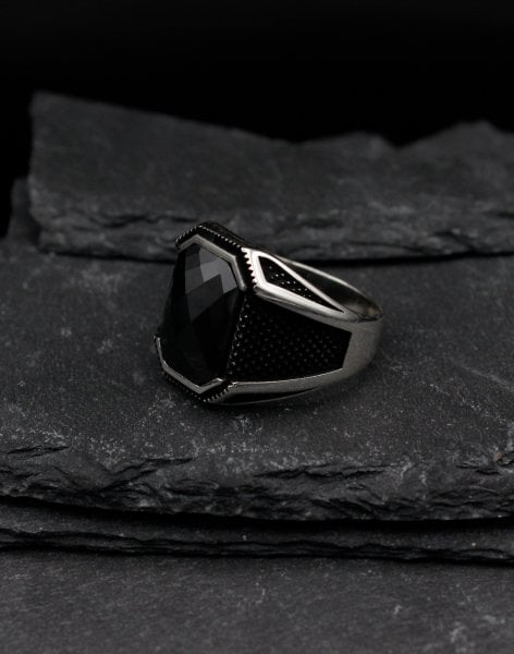 Elegance Tasarım Siyah Taşlı Gümüş Erkek Yüzüğü