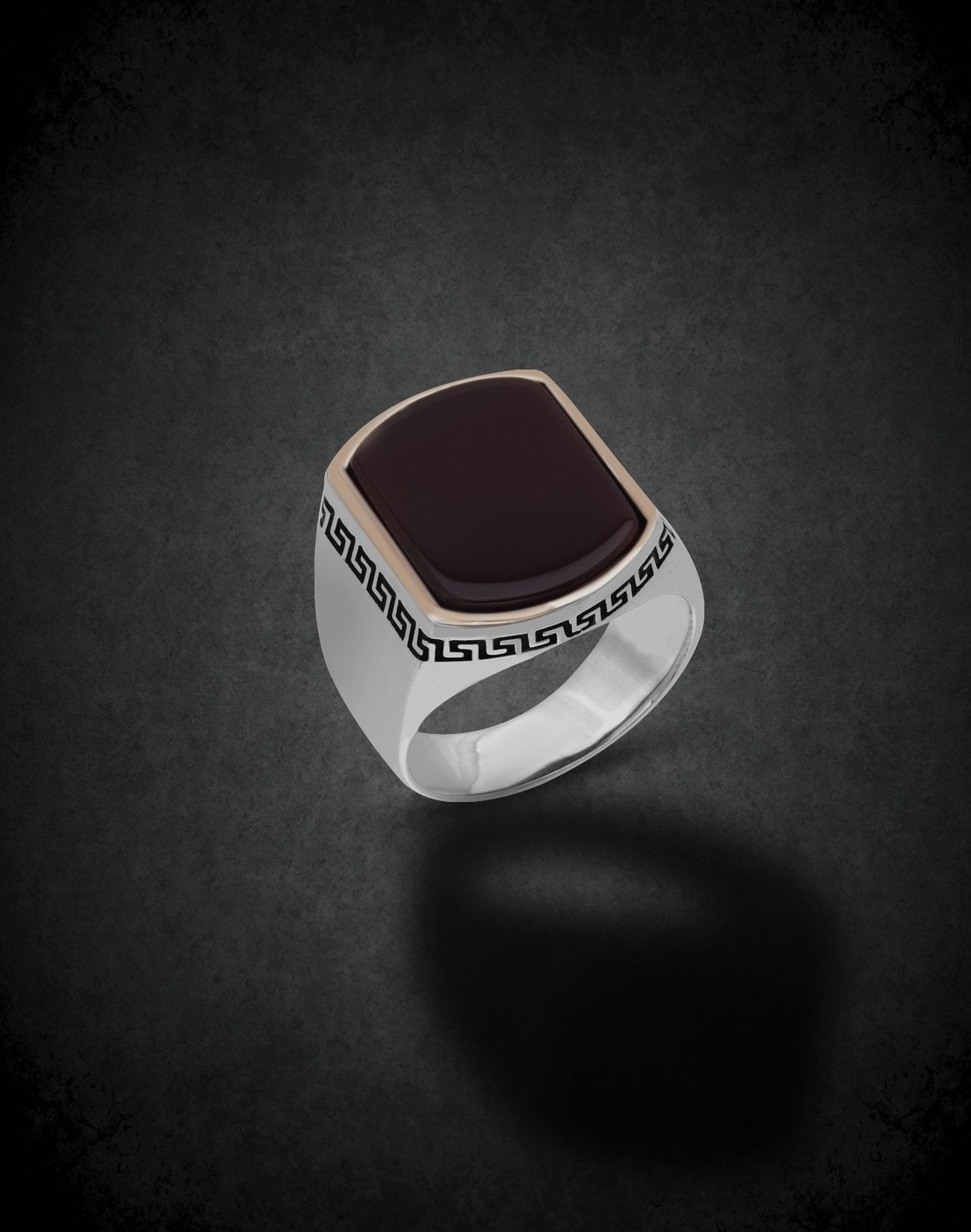 Grek Desenli Akik Taşlı Gümüş Erkek Yüzüğü