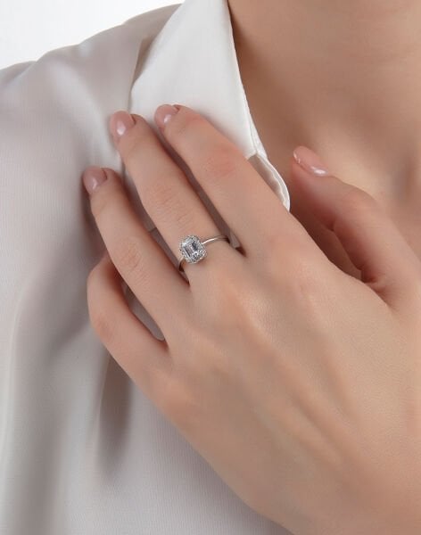 Pırlanta Modeli Baget Tek Taşlı Gümüş Yüzük