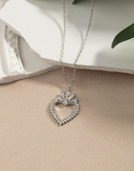Sevginin Tacı Gümüş Kalp Kolye Rodyum Kaplama