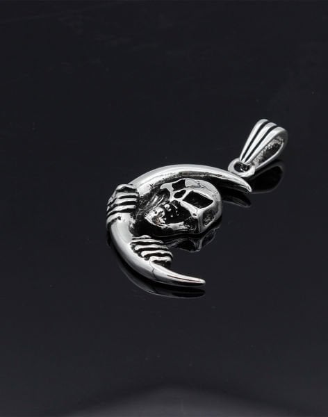 Kuru Kafa Figürlü Gümüş Erkek Kolye