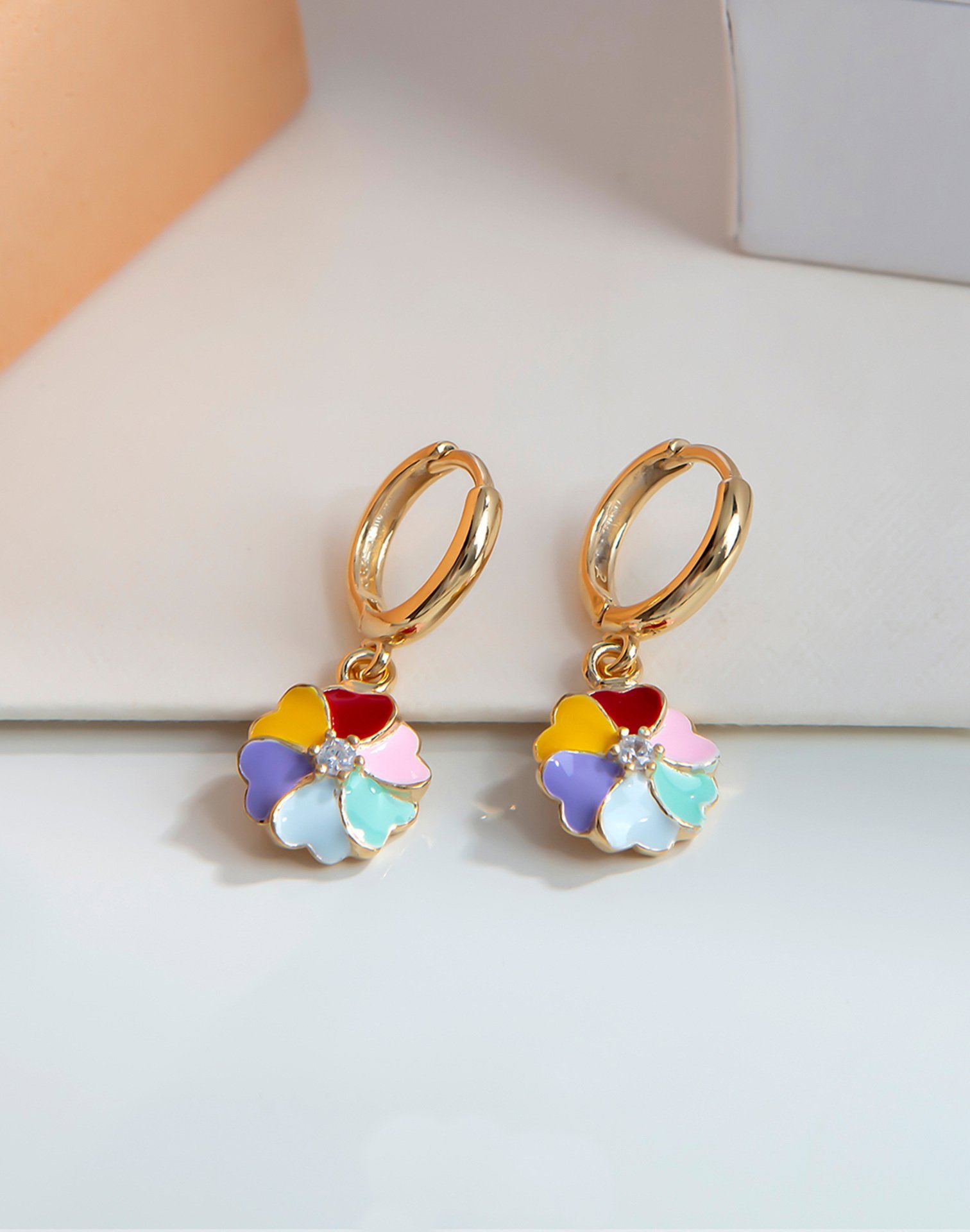 Mutluluk Çiçeği Gümüş Çocuk Küpesi