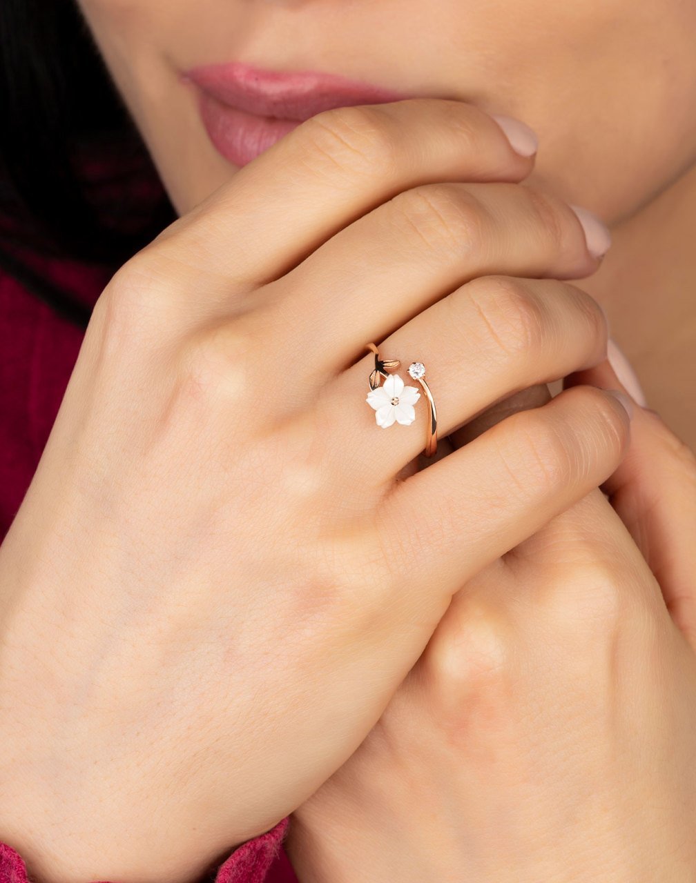 Taşlı Sedef Çiçeği Gümüş Yüzük