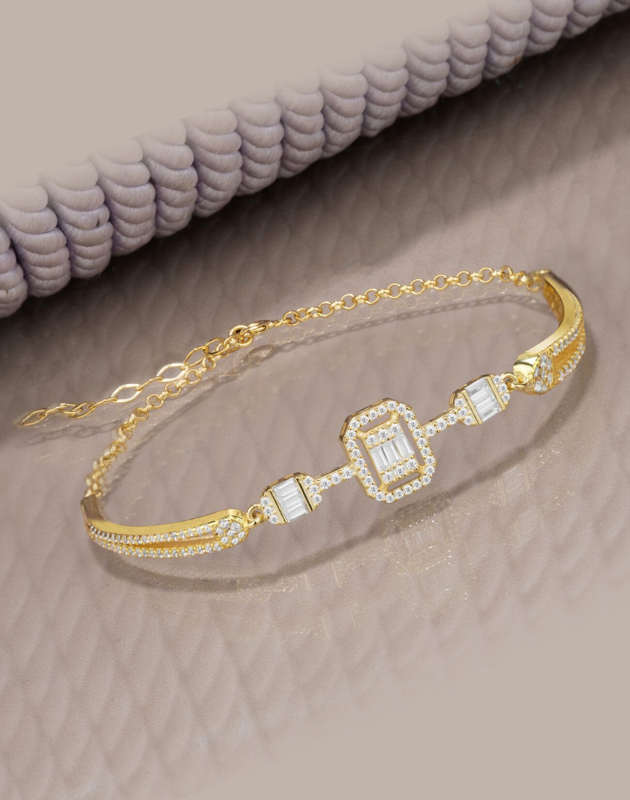 Tria Baget Taşlı Kelepçe Modeli Gümüş Bileklik ALTIN KAPLAMA