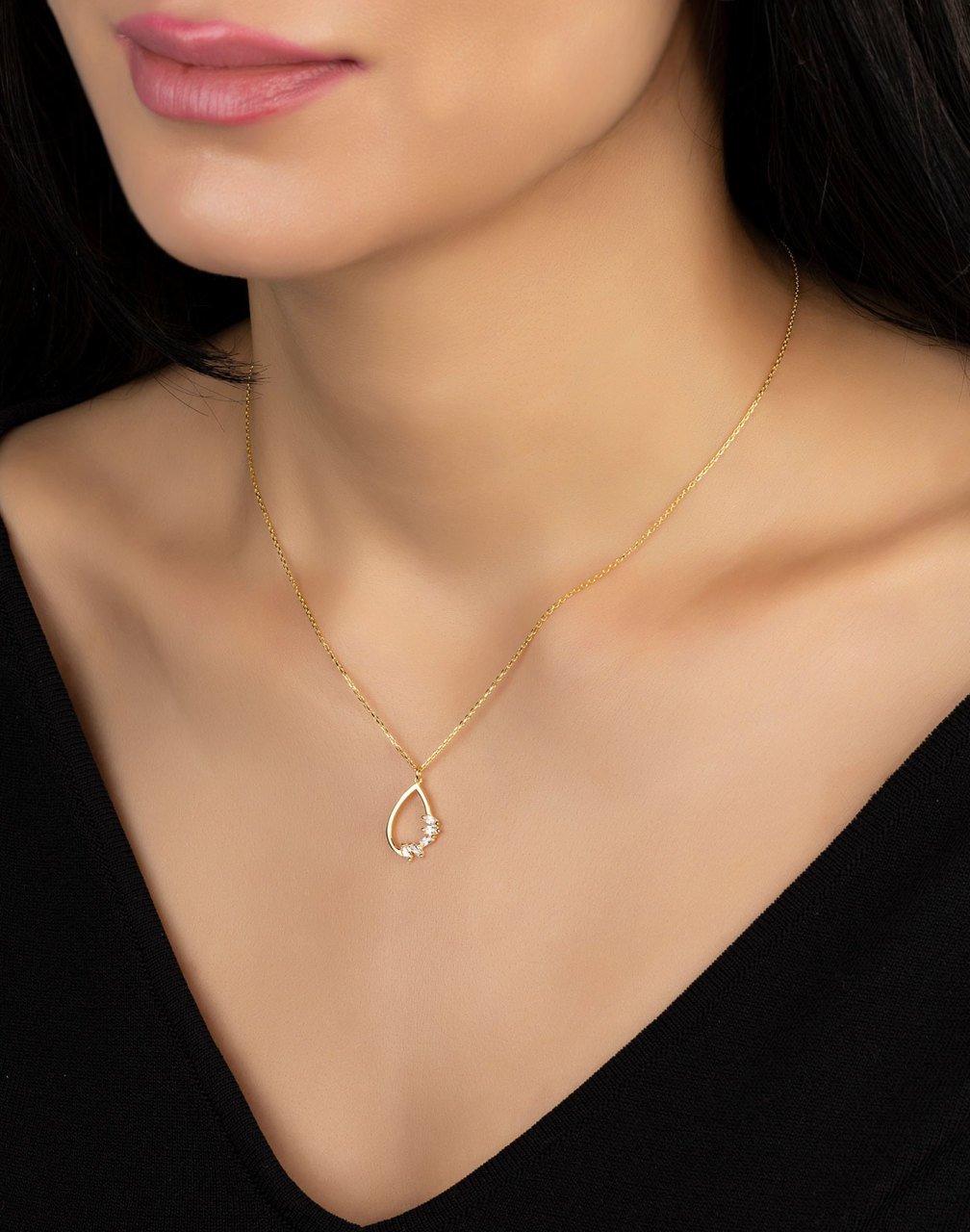 Serpme Baget Taşlı Altın Damla Kolye