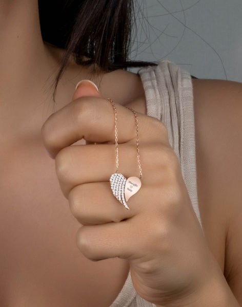 Özgür Aşk Gümüş İsimli Kalp Kolye