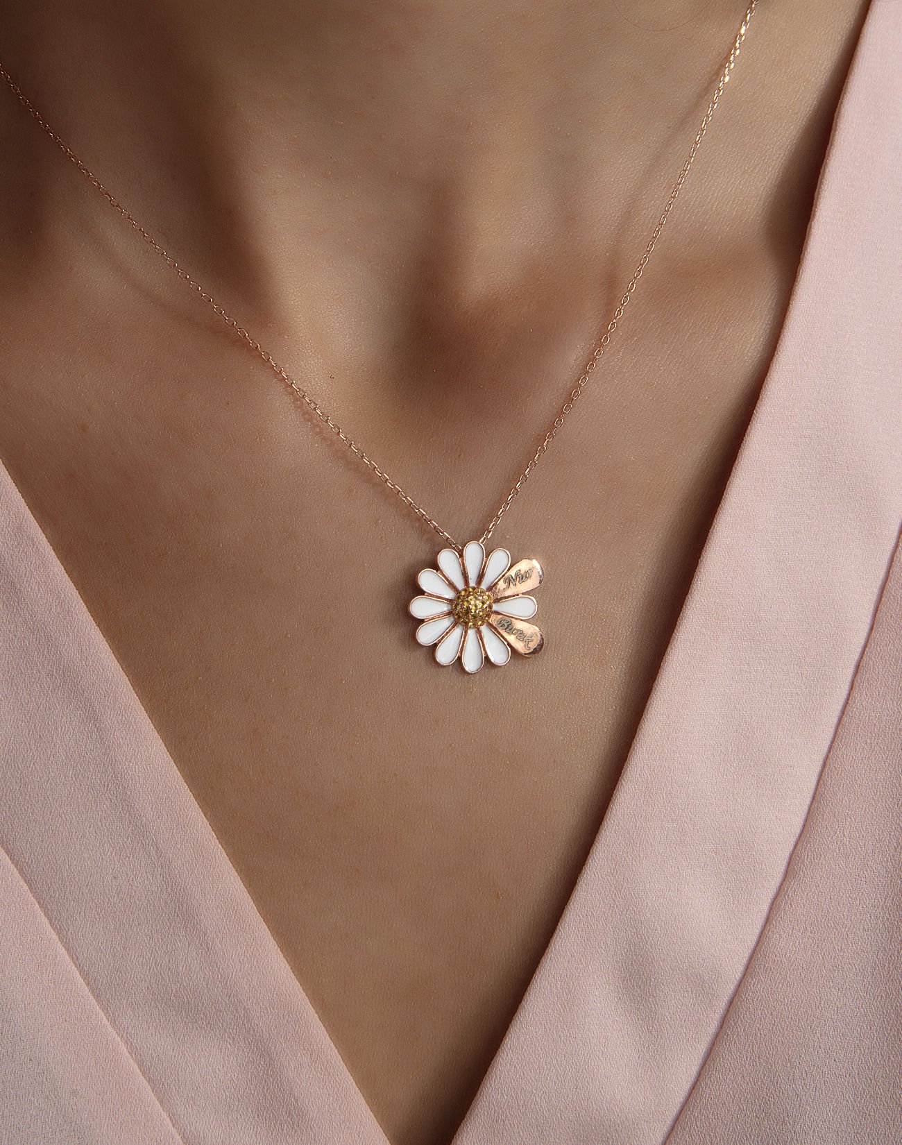 İki İsimli Mineli Gümüş Papatya Kolye