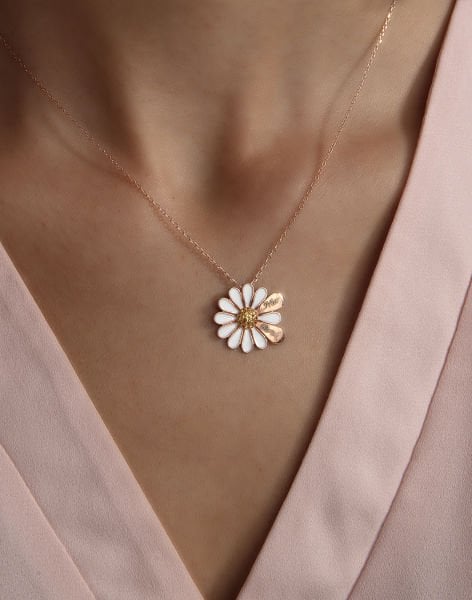 İki İsimli Mineli Gümüş Papatya Kolye