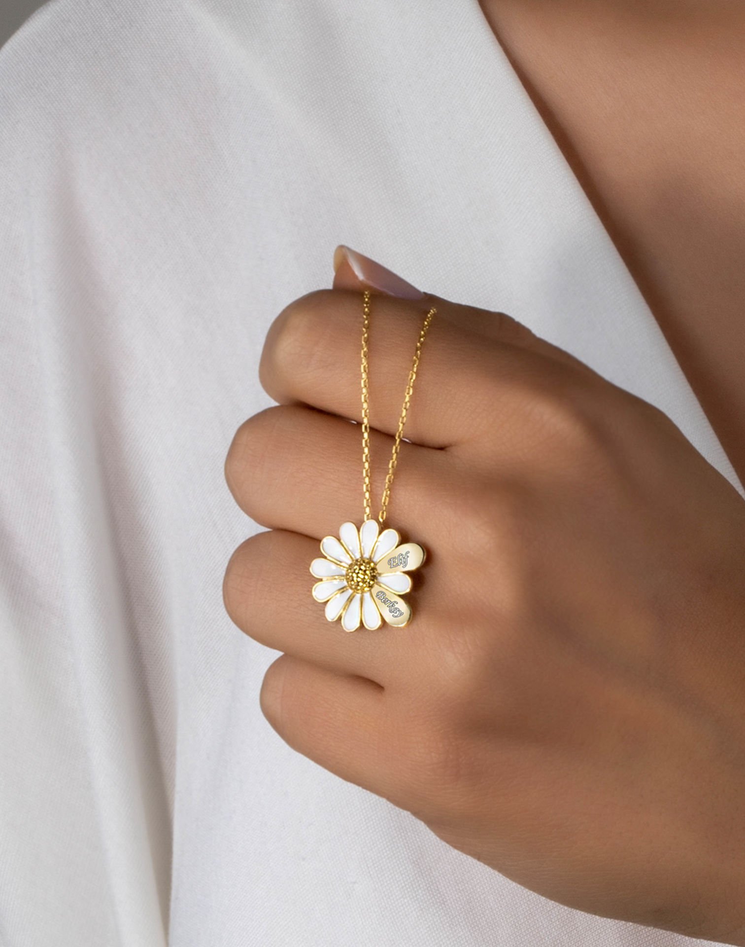 İki İsimli Mineli Altın Kaplama Gümüş Papatya Kolye