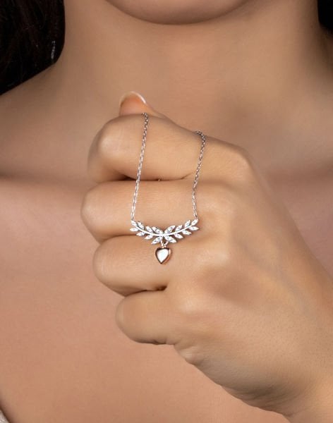 Kalbimin Tacı Gümüş Kalp Kolye